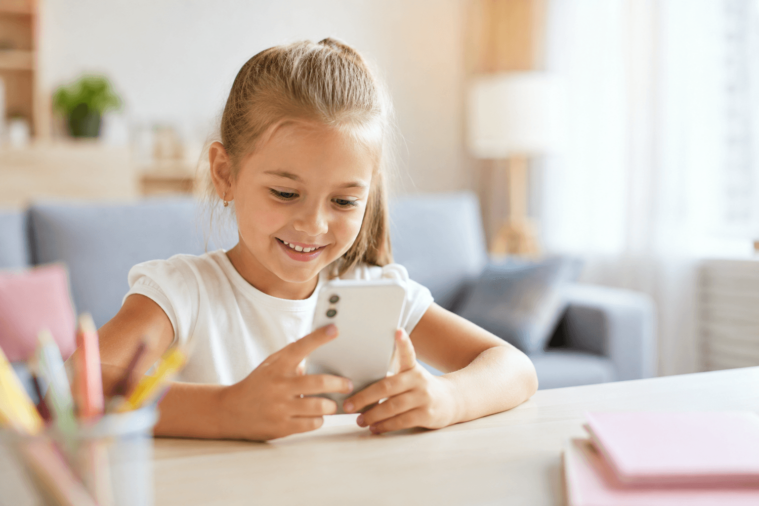 První mobil už v šesti letech? Rodiče přiznávají, kdy ho dali dítěti – a důvod vás možná překvapí